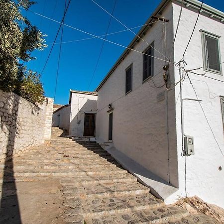 Апартаменты Iolis Loft Hydra Экстерьер фото