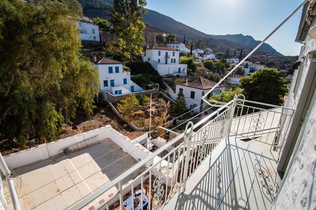 Апартаменты Iolis Loft Hydra Экстерьер фото
